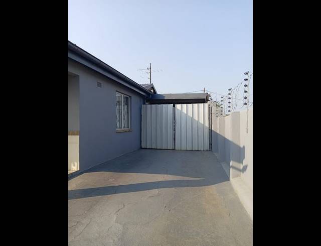 4 BEDROOM HOUSE FOR SALE IN TRENANCE MANOR